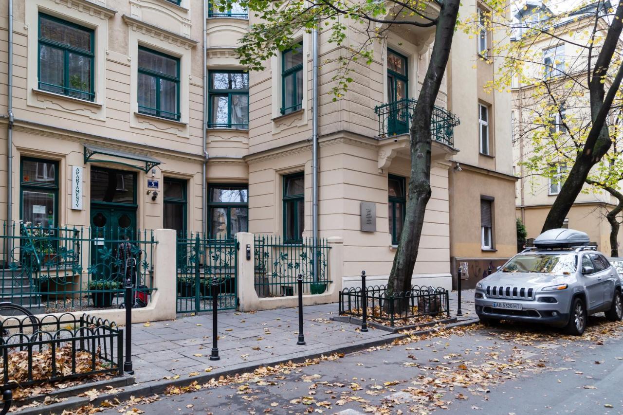 Househost Apartment: Bonerowska 5/11 Апартаменти Краків