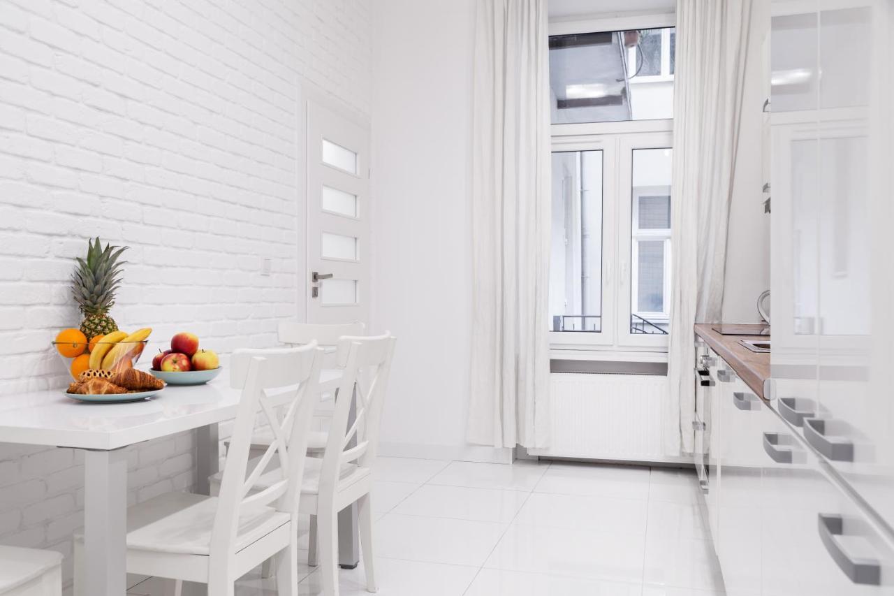 Househost Apartment: Bonerowska 5/11 Апартаменти *